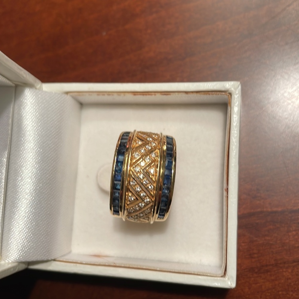 18K gold, Diamond and Sapphire Ring